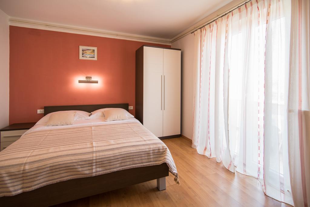 B&B Villa Ana 크르크 외부 사진