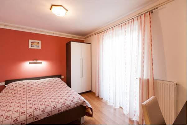 B&B Villa Ana 크르크 외부 사진
