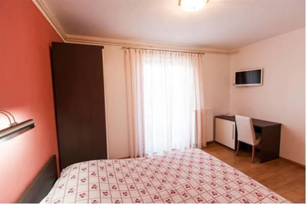 B&B Villa Ana 크르크 외부 사진